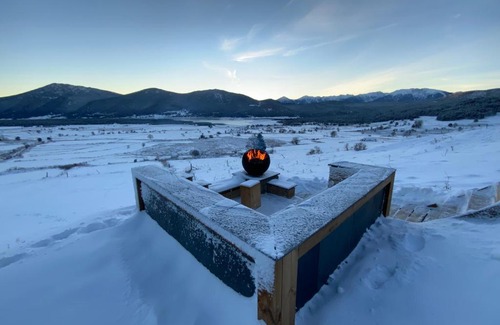 Les Angles Ski Chalet | Artik Chalet with 180-Degree Views and Inviting Pool