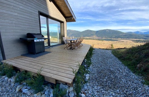 Les Angles Ski Chalet | Artik Chalet with 180-Degree Views and Inviting Pool