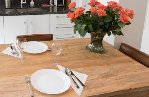 Plantage Bed & Breakfast | Guest Rated: Artis Plantage Apartment - Top 9.9/10 Stay!