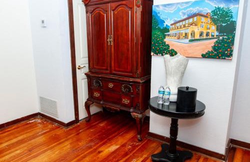 DeLand Hotel | Artisan Downtown: Guest Rated 9/10 with Family-Friendly Amenities