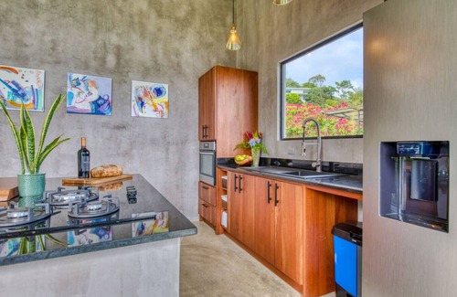 Tronadora Apartment | Experience La Casa Del Artista with Pool & Breakfast Included