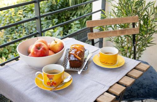 Saint-Denis Apartment | Artist's Apartment Near Paris - Family-Friendly Stay