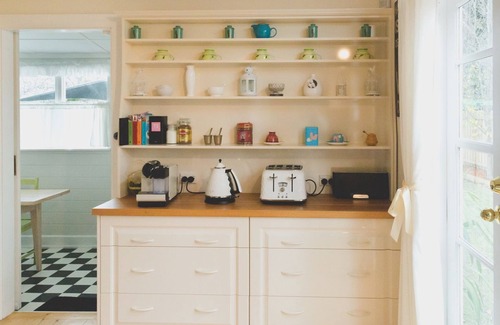 Rosebud House | Artistic Retreat with Ocean Views & Pet-Friendly Amenities