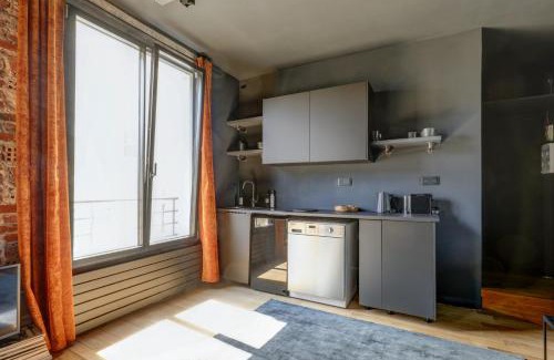 2nd Arrondissement Apartment | Artistic Apartment near Palais Royal - Guest Rated 9.5