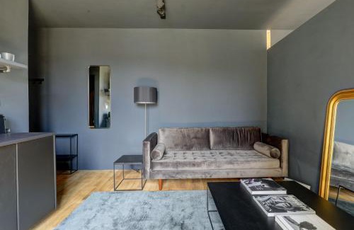 2nd Arrondissement Apartment | Artistic Apartment near Palais Royal - Guest Rated 9.5