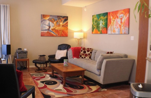 Round Rock House | Artistic 1-bedroom in a house - Bliss in a heavenly retreat