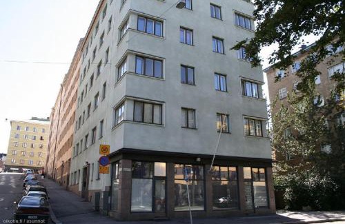 Alppiharju Apartment | Artistic 2-Bedroom full of light