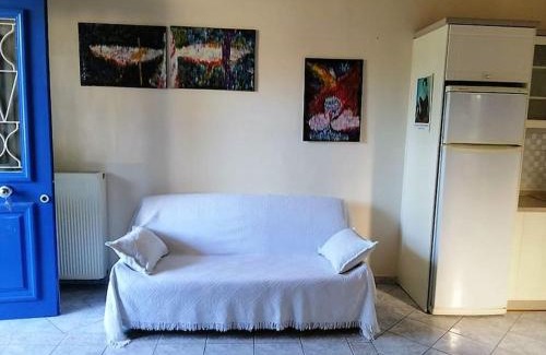 Nea Kios Apartment | Relaxing Artistic Retreat for Families and Pets