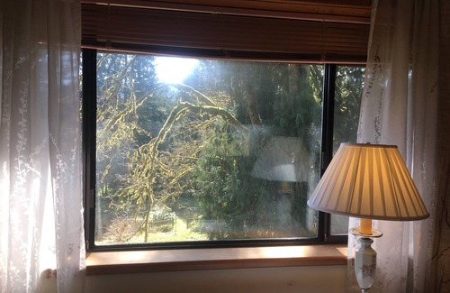 Concrete House | Eco-Friendly Retreat at North Cascades EcoGarden - Pet Friendly!