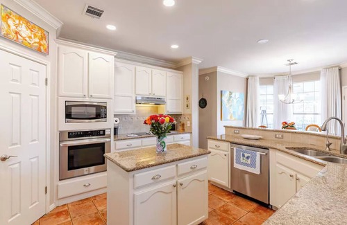 Round Rock House | Artistic home in prime location!