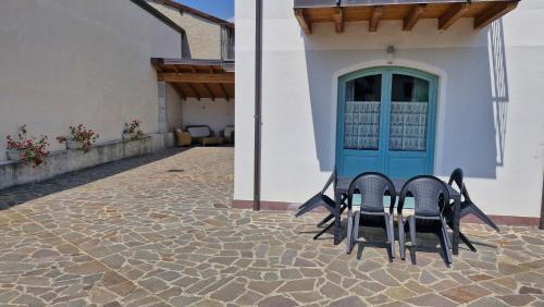 Sulzano House | Discover Artistic House on Iseo Lake - Family Friendly Stay
