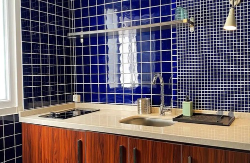 Fenerbahce Apartment | Artistic Haven in the Heart of the City with Breakfast