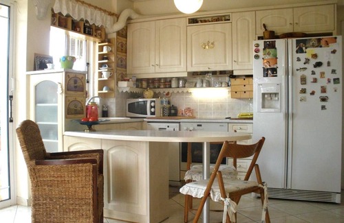 Nea Smirni Apartment | Artistic Penthouse with Ocean Views, Steps from the Beach