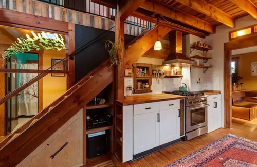 York House | Artistic Timberframe Escape in the City - Family Friendly