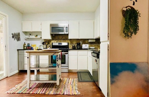 Southeastern Sacramento House | Inviting Artists Condo with Game Room & Patio near UC Med Center