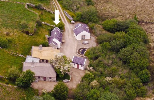 Spiddal Cottage | Unique Artists' Cottage @ Multi Award-Winning Cnoc Suain