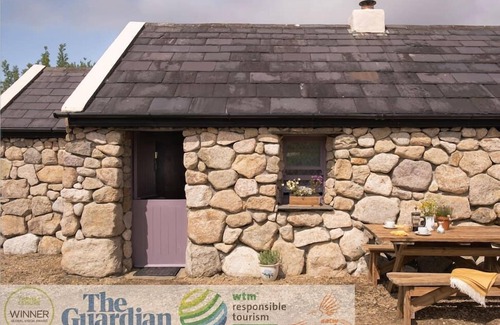 Spiddal Cottage | Unique Artists' Cottage @ Multi Award-Winning Cnoc Suain