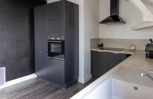 Troyes Apartment | Artists' Loft