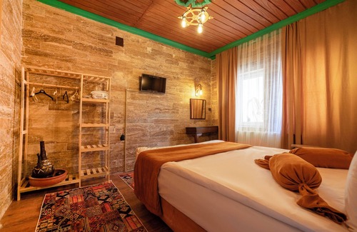 Cavusin Hotel | Discover Artonin: Cozy Stay in Cappadocia with Breakfast