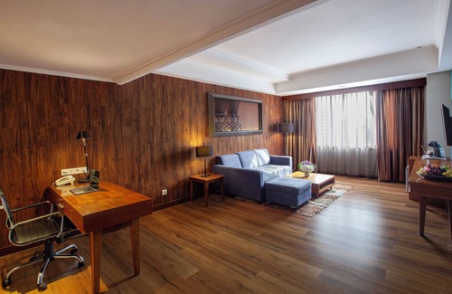 Senayan Hotel | Discover Artotel Gelora Senayan Jakarta: Pool & Spa Oasis