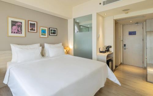 Gambir Hotel | Artotel Harmoni Jakarta