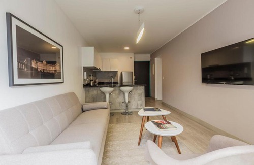 Barranco Apartment | Artistic 1BR Getaway in Barranco - Rated 10/10 & Pet Friendly