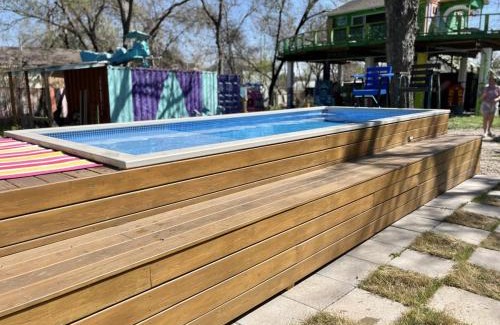 Chestnut House | Artsy East Austin Hideaway