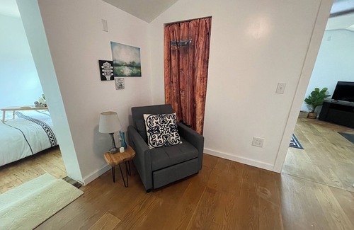 Jonesborough Other | Pet-Friendly Artsy Farmhouse Retreat in Tennessee Countryside