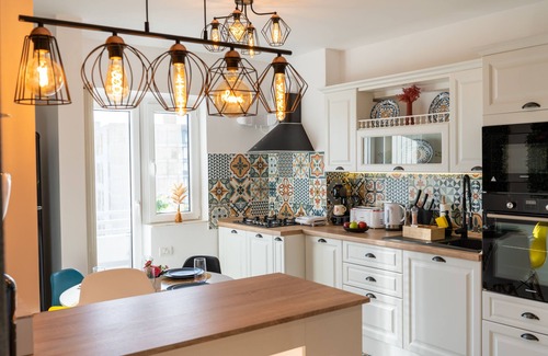 Bucharest City-Centre Apartment | Artsy Riverside Suite with Kitchen & Breakfast Included