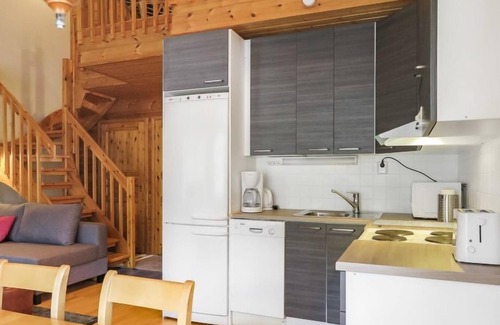 Sirkka House | Tranquil Retreat at Artturi with Lake Views & Spa