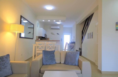 Palm Beach Condo | Relaxing Retreat at Aruba Breeze Condo A5 with Spa & Kitchen