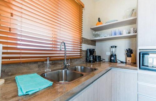 Noord Apartment | Oceanfront Aruba Solarium Apartment - Guest Rated 9.8/10