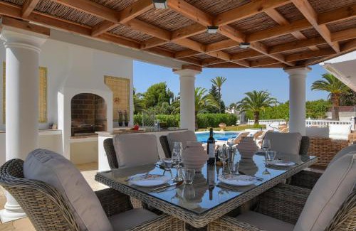 Montgo de Toscamar Villa | Family-Friendly Stay at Arundel with Pool Access