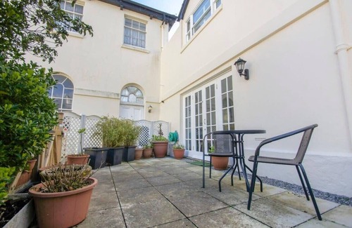 Kemptown House | Oceanfront Arundel Mews: Family-Friendly with Parking