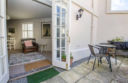 Kemptown House | Oceanfront Arundel Mews: Family-Friendly with Parking