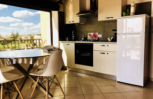 Donnalucata Apartment | Seaside Escape at Arundo Domus with Spa & Breakfast