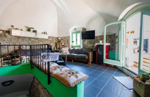 Castelbianco Bed & Breakfast | Relax at Arvé Castelbianco: Pet-Friendly B&B with Hot Tub