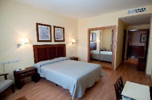 Carbajal de la Legua Hotel | Elegant ARVA Santiago León: Oceanfront Poolside Retreat