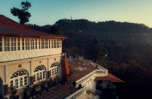 Mussoorie Villa | Arvelia Mansion by Da Alohas with 100 years of heritage luxury