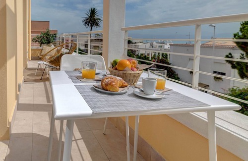 Poetto Apartment | Cozy Arveskida Suite with Ocean View near Poetto Beach