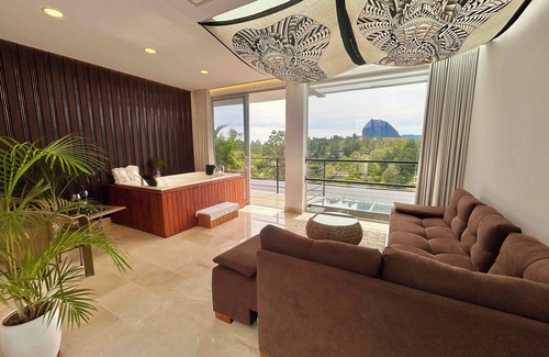 El Penol Hotel | Ocean View Bliss at Arvum Hotel Boutique - 4 Star Stay