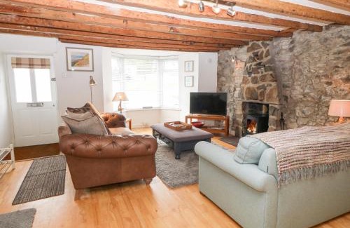 Nefyn House | Indulge at Arwel: Pet-Friendly Retreat with 9.5 Rating