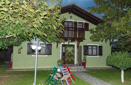 Palamas Ski Chalet | Experience Arxontiko Palamas: 10/10 with Cozy Amenities