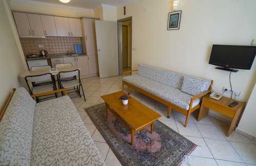 Icmeler Apartment | Discover Arya Apart: Pet-Friendly with Oceanfront Views