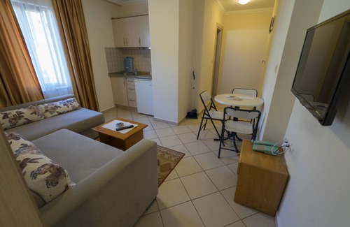 Icmeler Apartment | Discover Arya Apart: Pet-Friendly with Oceanfront Views