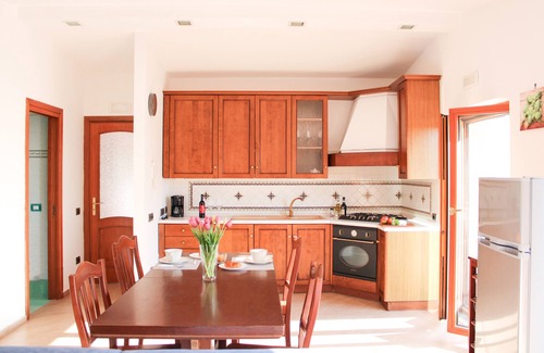 Sant'Agnello House | Arya's House: Sea View, Wi-Fi, and Family-Friendly Amenities