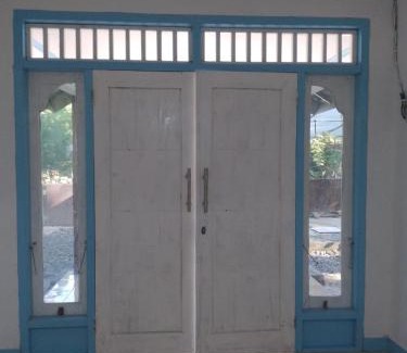 Kecamatan Gunungsari House | Batubutir Homestay: Guest Rated 9/10 with Pet-Friendly Amenities