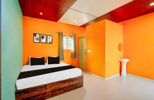 Ganjam Hotel | Aryas comforts near Gumbaz
