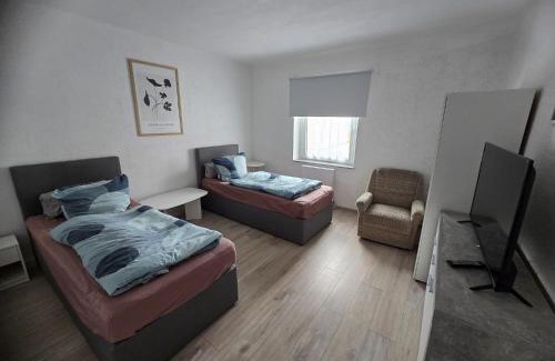 Arzberg Apartment | Budget-Friendly Arzberger Monteurzimmer: Pet & Child Friendly