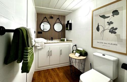 Isla de Arosa House | Discover As Carolinas: Family and Pet-Friendly Getaway